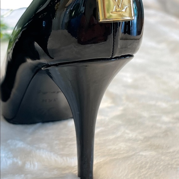 LOUIS VUITTON LV Black Patent Leather Oh Really Peep-toe Pumps Sandals - Picture 7 of 9
